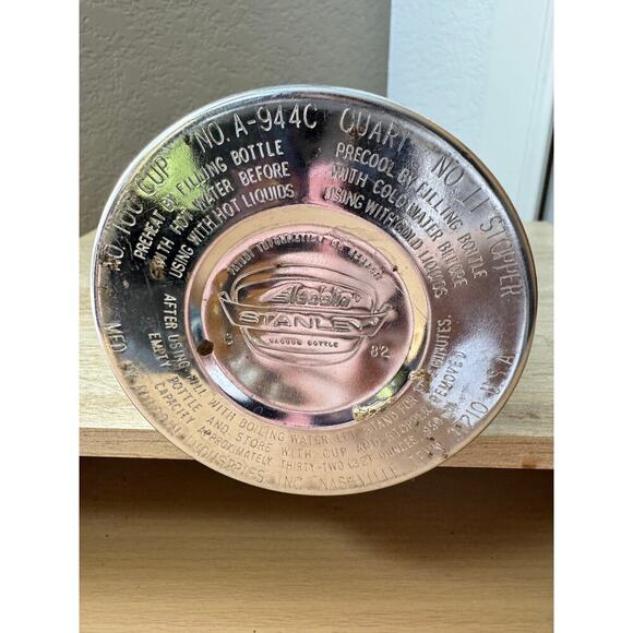 Vintage Aladdin Stanley Thermos - Model A-944C - 1 Quart - Picture 4 of 11